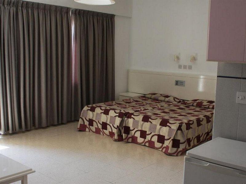 פרוטאראס Astreas Beach Hotel Apartments מראה חיצוני תמונה