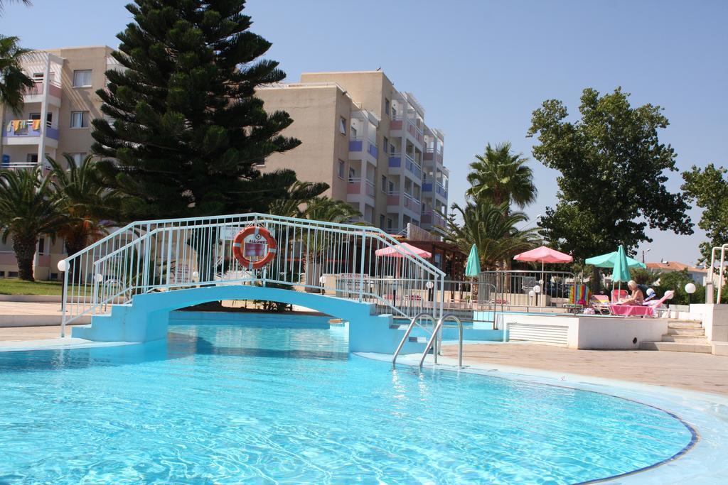 פרוטאראס Astreas Beach Hotel Apartments מראה חיצוני תמונה