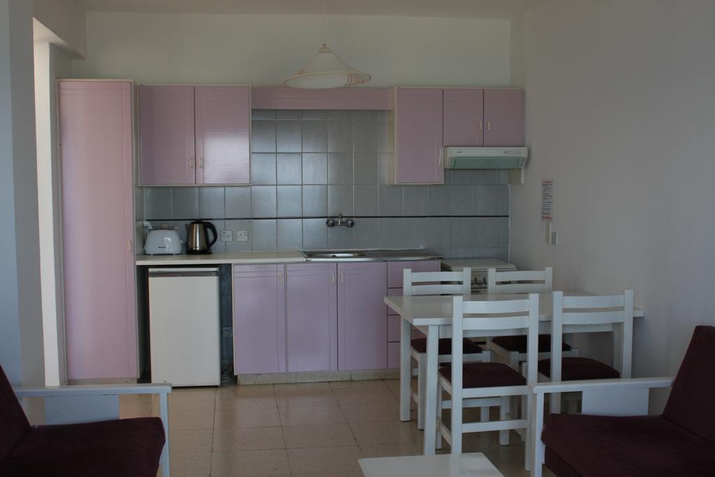 פרוטאראס Astreas Beach Hotel Apartments חדר תמונה