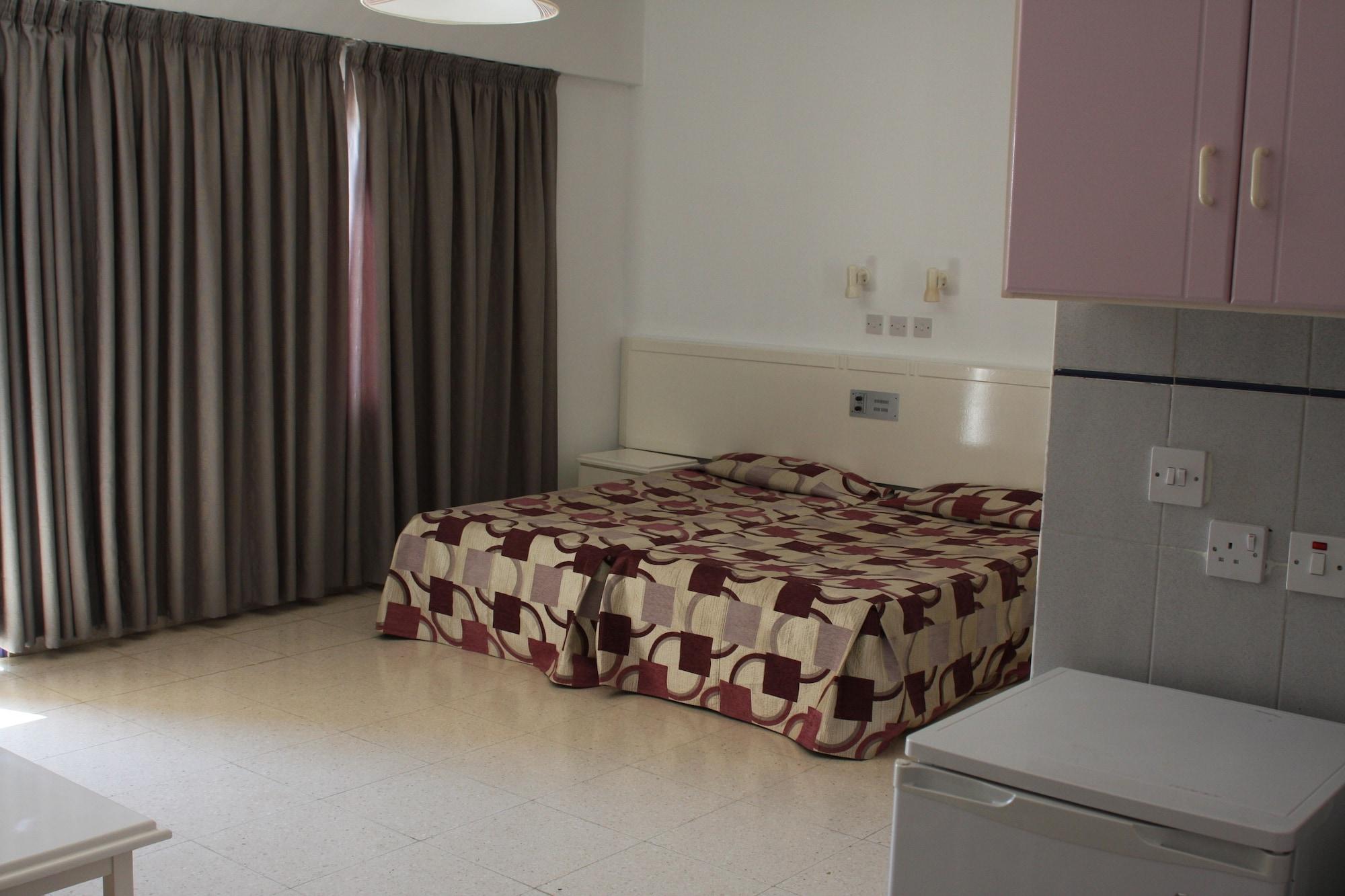 פרוטאראס Astreas Beach Hotel Apartments מראה חיצוני תמונה