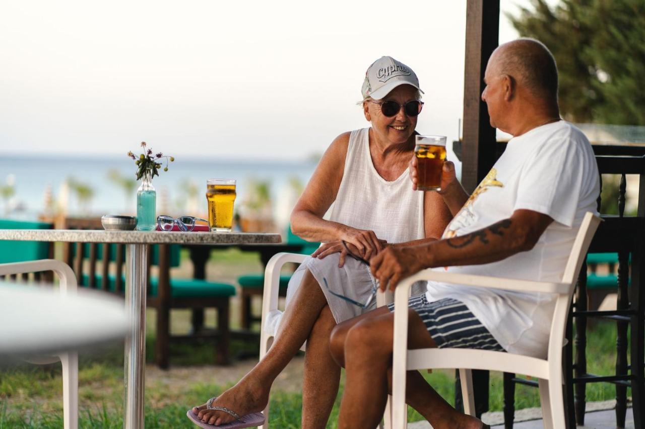 פרוטאראס Astreas Beach Hotel Apartments מראה חיצוני תמונה