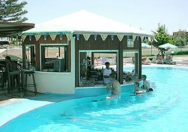פרוטאראס Astreas Beach Hotel Apartments מראה חיצוני תמונה