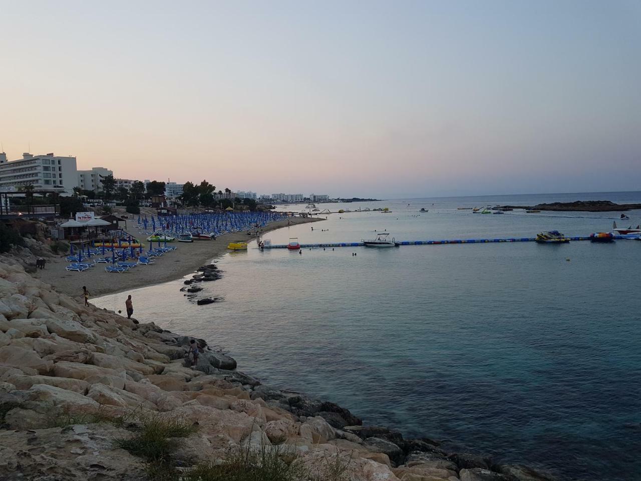 פרוטאראס Astreas Beach Hotel Apartments מראה חיצוני תמונה